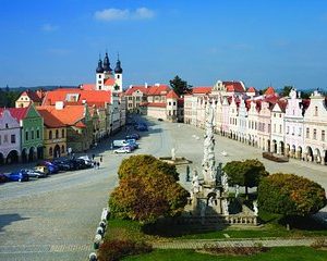 Private day trip from Prague to UNESCO town of Telc with a guided walking tour