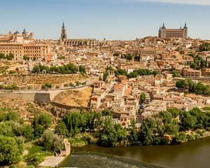 PRIVATE and Exclusive Half Day Tour to Toledo with Cathedral Tickets Included