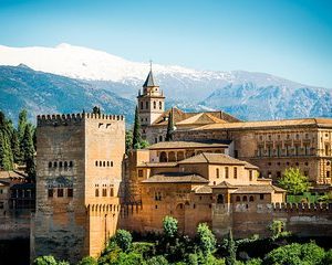 Private Alhambra Palace and Generalife Gardens Tour From Malaga