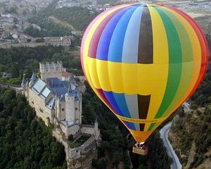 Private Balloon Ride for 2 in Segovia with Optional Transportation from Madrid