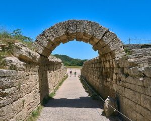 4-Day Corinth Canal/Epidaurus/Nafplio/Mycenae, Ancient Olympia, Delphi, Meteora