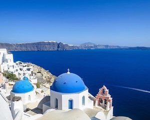 5 Day Tour in Delphi, Meteora, Santorini, Mykonos, Delos & Oia sunset