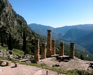 Delphi Meteora and Thermopylae 2-Day Private Tour