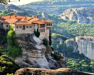 Private Full Day Tour to Meteora from Volos