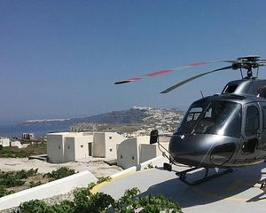 Private Helicopter Sightseeing Tour Santorini 20 minutes - up to 5 passengers