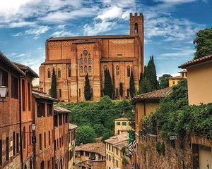 Shore excursion from Livorno to Siena and San Gimignano by private minivan