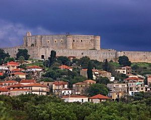 Visit the most beautiful castle of Greece - Chlemoutsi on a private tour