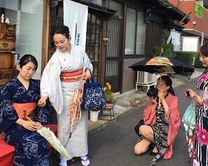 Authentic Kimono Culture Experience Dress, Walk, and Capture