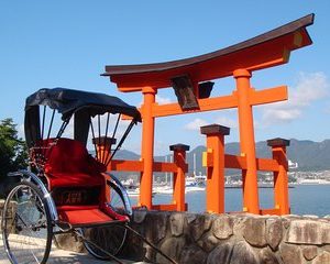 Private Miyajima Rickshaw Tour Including Itsukushima Shrine