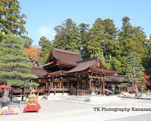 Shiga private tour + Photoshoot by professional photographer DEP Kanazawa/Fukui