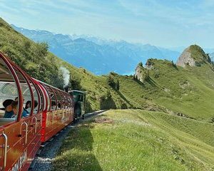 5 Days Grand Train Tour to the Top Attractions of Switzerland