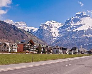 Interlaken: Private Day Trip to Mount Titlis, Engelberg & Lucerne