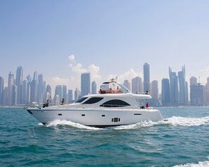 Private Tour 4 Hours Yacht in Dubai Marina from Dubai