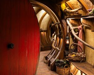 Small Group Luxury Hobbiton Tour incl. Lunch From Auckland