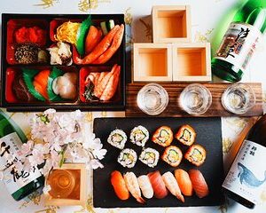 【NEW!】Sushi Making Experience + Japanese Sake Set in Tokyo!